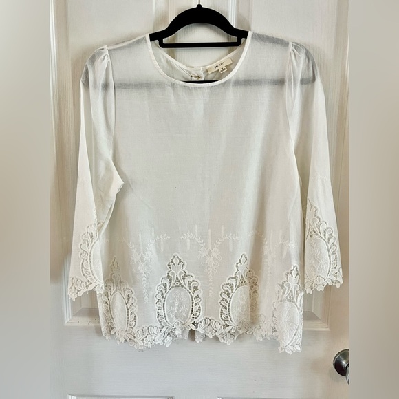 EUC Everly Elegant White Lace Women's Peasant Top Lace Embroidered Button Medium - Picture 2 of 14